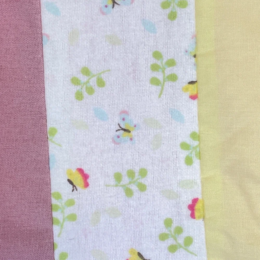 Handmade‎ Baby Quilt Blanket Pink Yellow Floral Bee Print Fleece 34.5 x 33.75